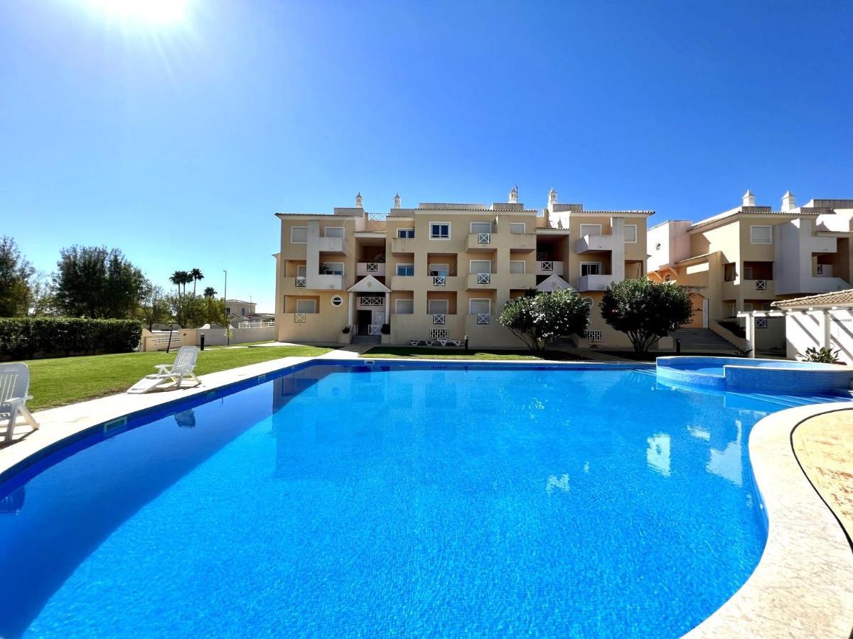 Albufeira Valley 1 With Pool By Homing Buitenkant foto
